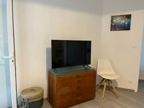 T2! 3 Ou 4 Personnes Centre Ville Neuf Avec Garage Sanary-sur-Mer Buitenkant foto