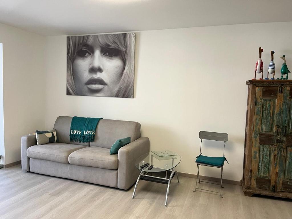 T2! 3 Ou 4 Personnes Centre Ville Neuf Avec Garage Sanary-sur-Mer Buitenkant foto